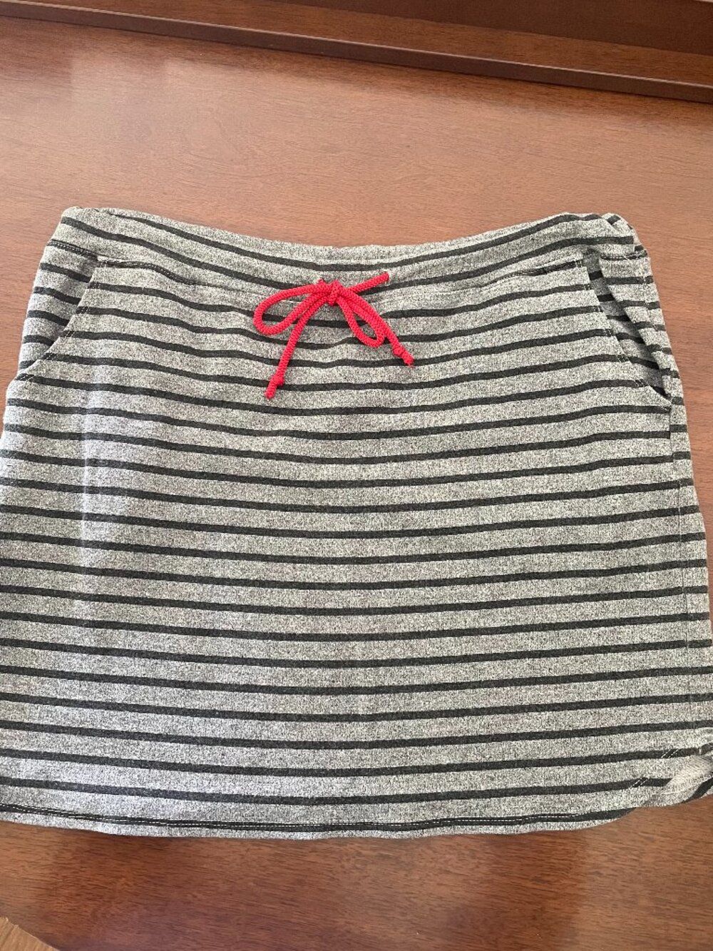 SUNDRY Saturday Striped Mini Skirt Gray Black Red Drawstring Size 3/L